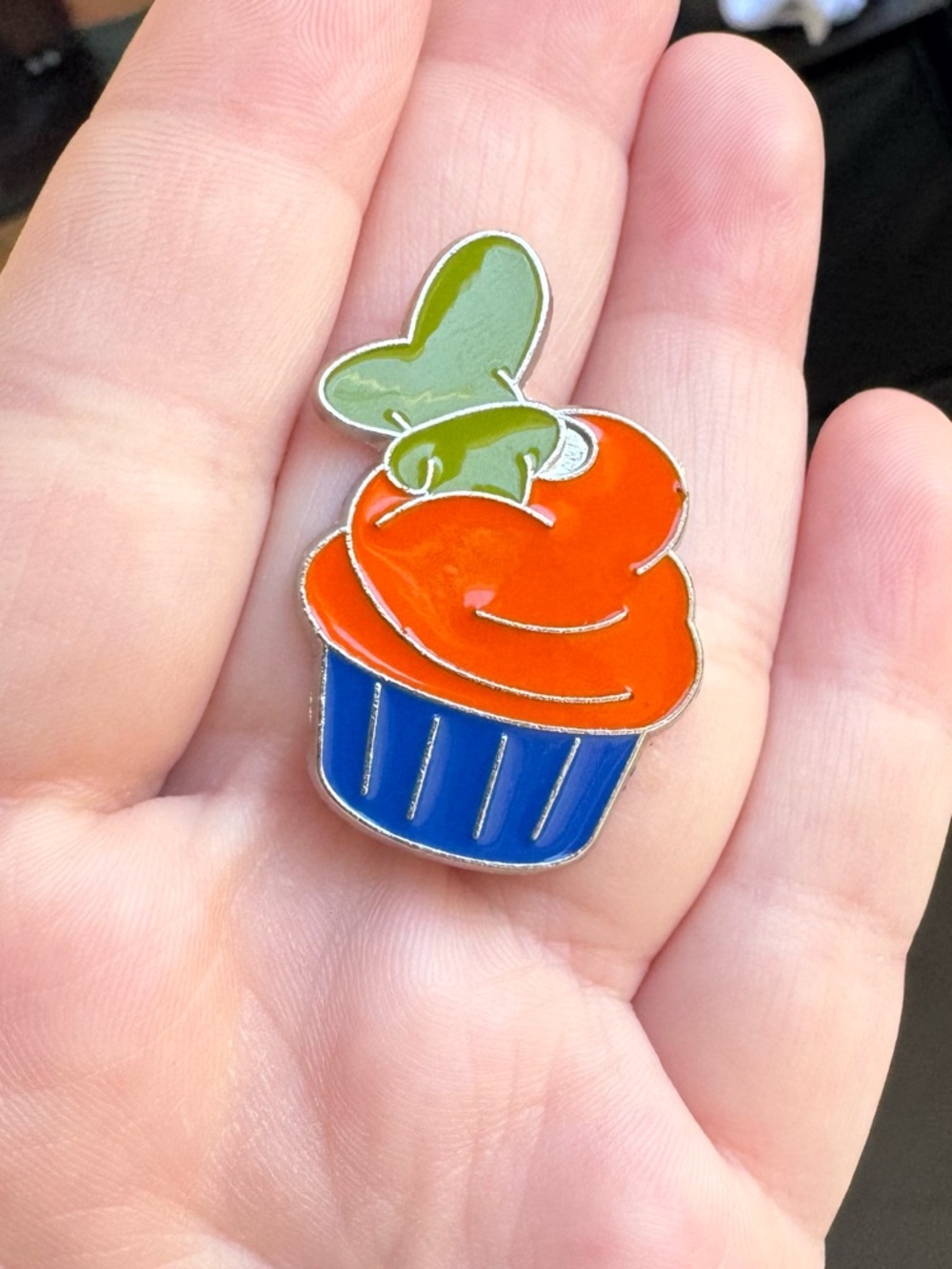Goofy Cupcake Disney Pin
